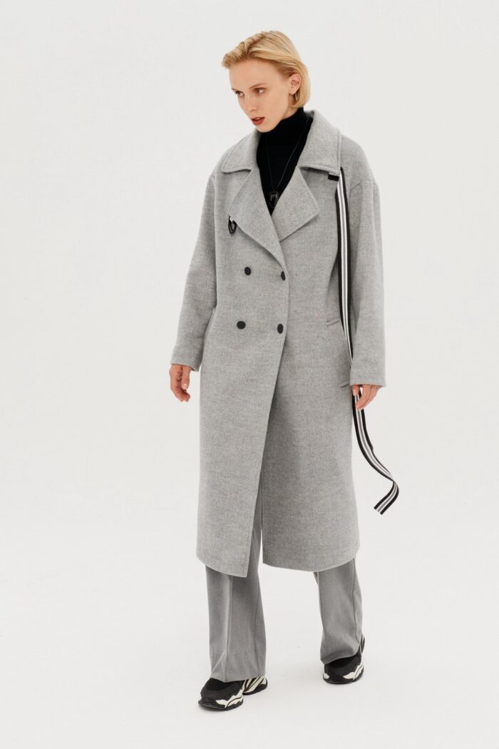Пальто прямого силуэта с отделочной тесьмой Pom